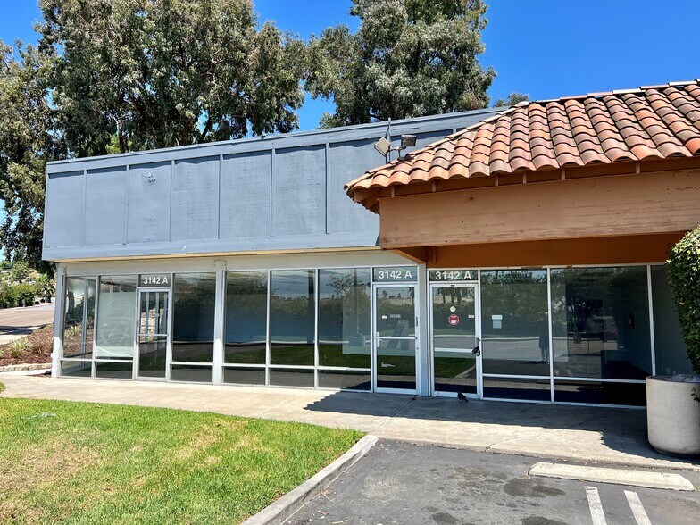 3100-3142 Plaza Blvd, National City, CA à louer - Photo de l’immeuble – Image 3 sur 20
