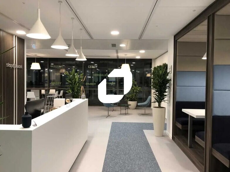 Bureau dans Versailles à louer - Photo de l’immeuble – Image 1 sur 13
