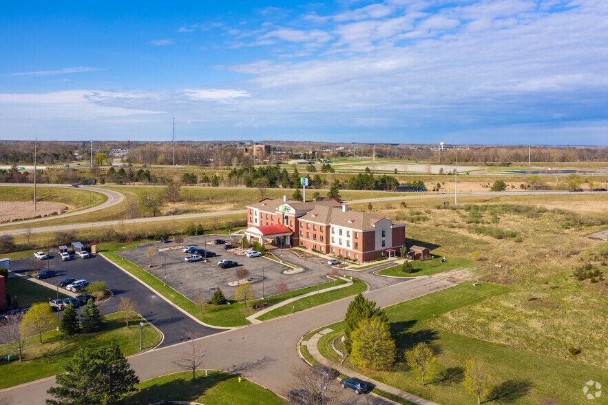 9490 Woodlane Dr, Dimondale, MI à vendre - Aérien – Image 2 sur 4