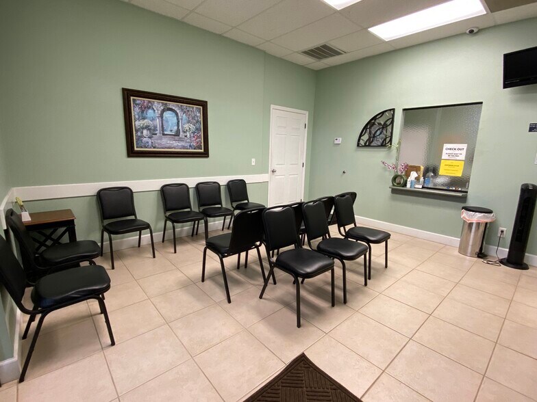 17051 US Highway 441 S, Summerfield, FL à louer - Photo de l’immeuble – Image 3 sur 16