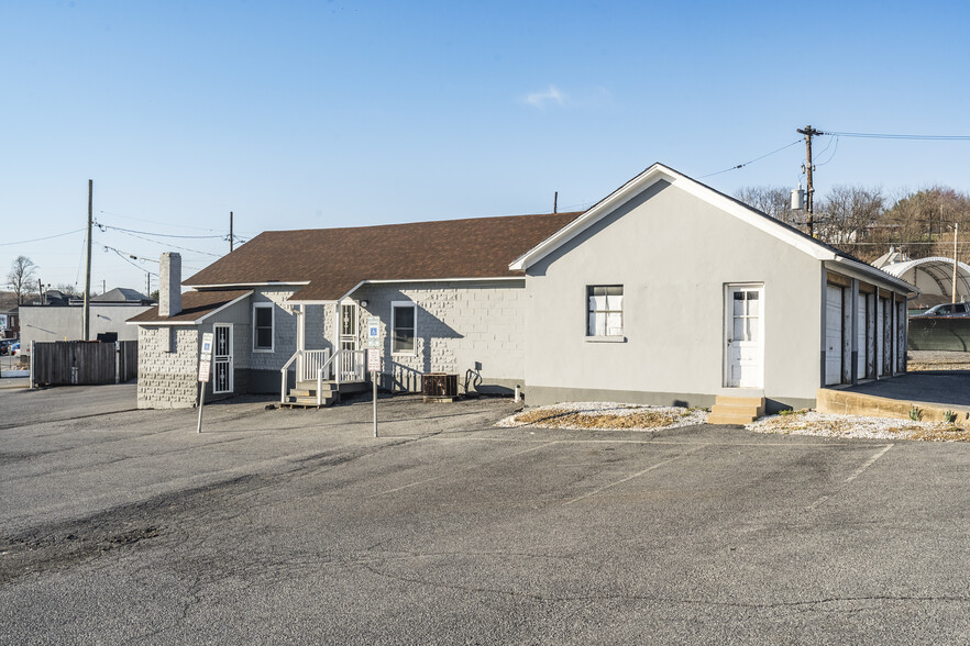 117 E Main St, Bath, PA à louer - Photo de l’immeuble – Image 1 sur 10