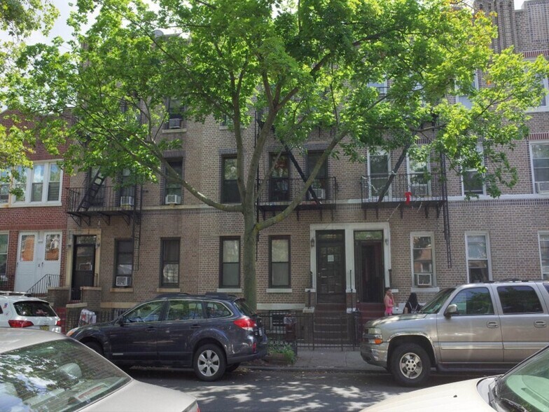 526 77th St, Brooklyn, NY à vendre - Photo principale – Image 1 sur 1