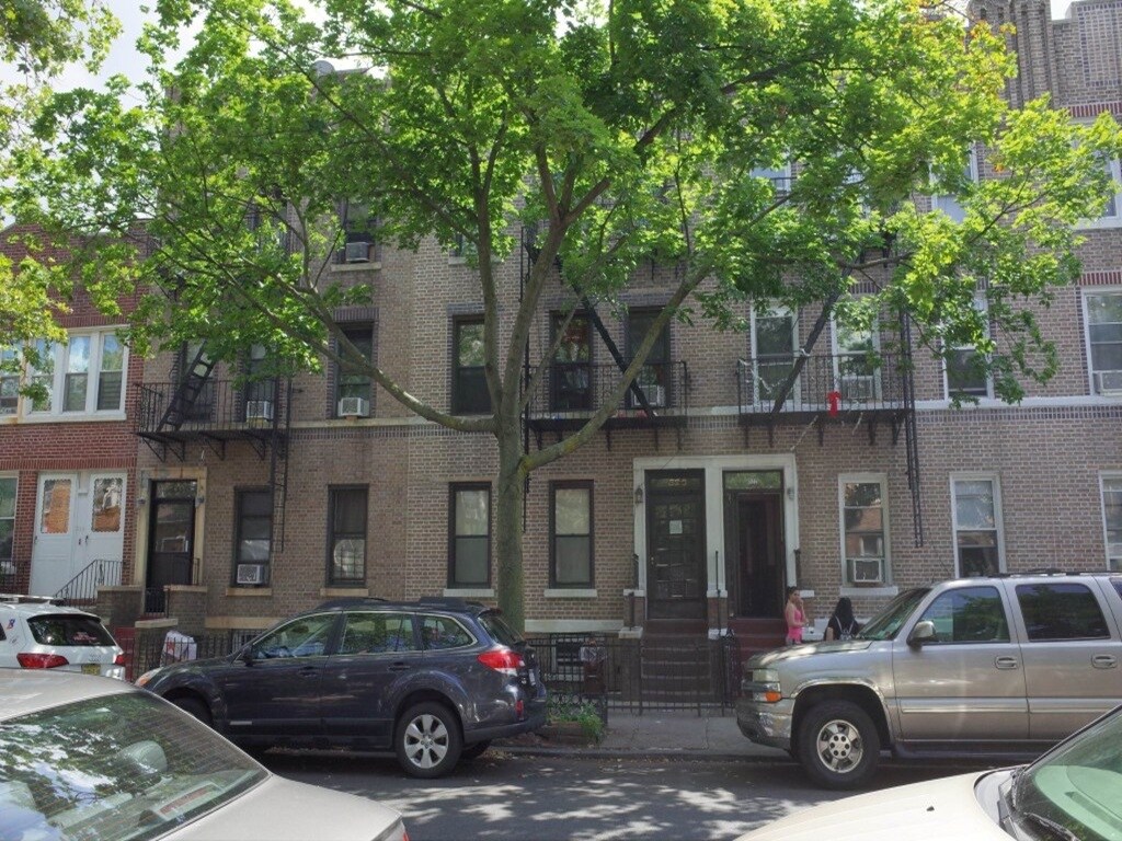526 77th St, Brooklyn, NY à vendre Photo principale– Image 1 sur 2
