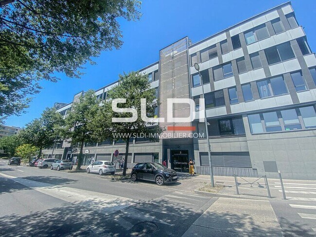 Plus de détails pour 1 Bis Avenue Salvador Allende, Vaulx-en-Velin - Bureau à louer