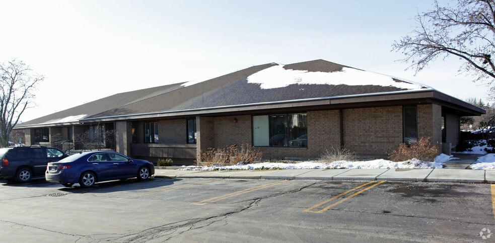 511-515 Thornhill Dr, Carol Stream, IL à vendre - Photo de l’immeuble – Image 2 sur 69