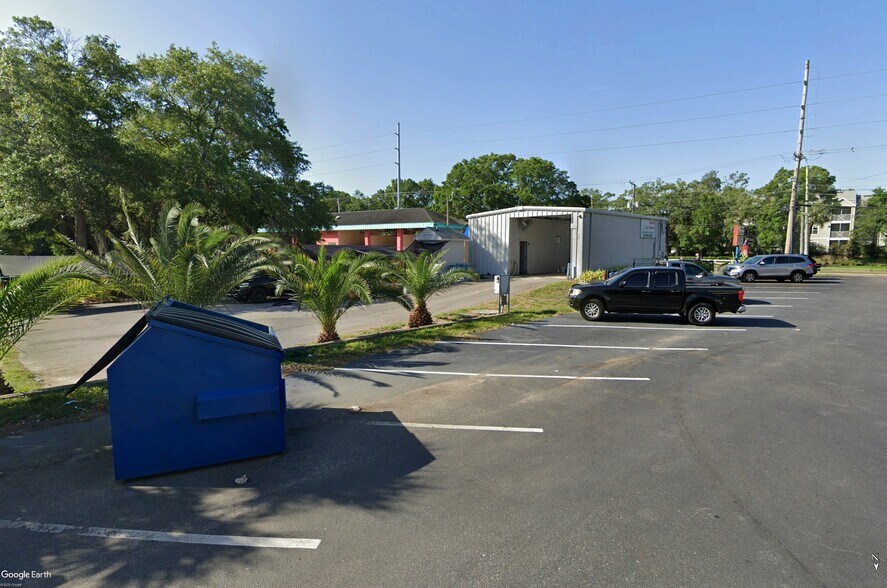 5809 Memorial Hwy, Tampa, FL à vendre - Photo de l’immeuble – Image 2 sur 5