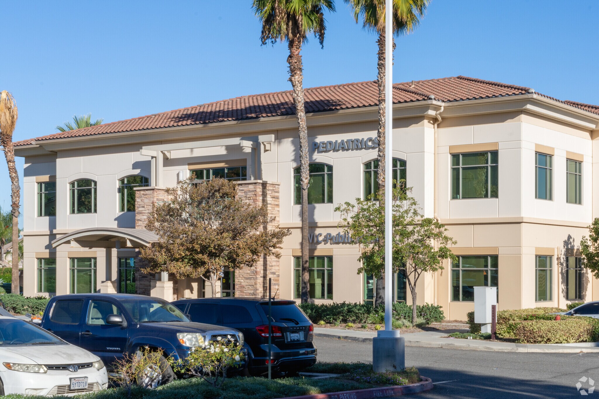 2815 S Main St, Corona, CA à louer Photo de l’immeuble– Image 1 sur 9