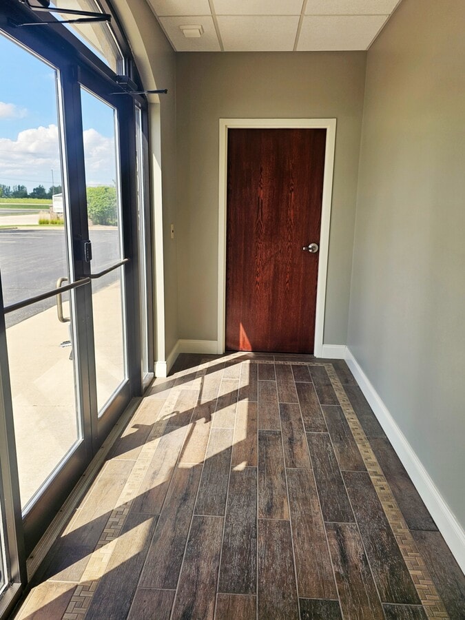 16007 Executive Dr, Crest Hill, IL 60403 - Lot 16007 - - Hall d’entrée - Image 2 of 16