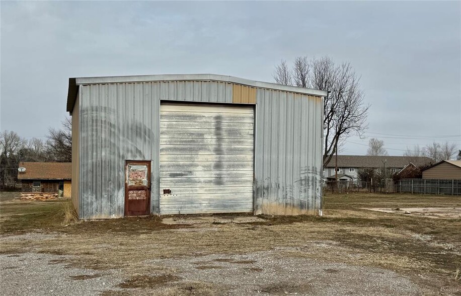 315 W Almar Dr, Chickasha, OK à vendre - Photo de l’immeuble – Image 3 sur 4