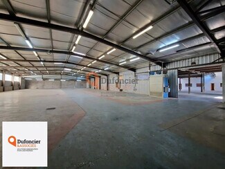 Plus de détails pour 15 Allée De La Dive, Poitiers - Local d’activités à vendre
