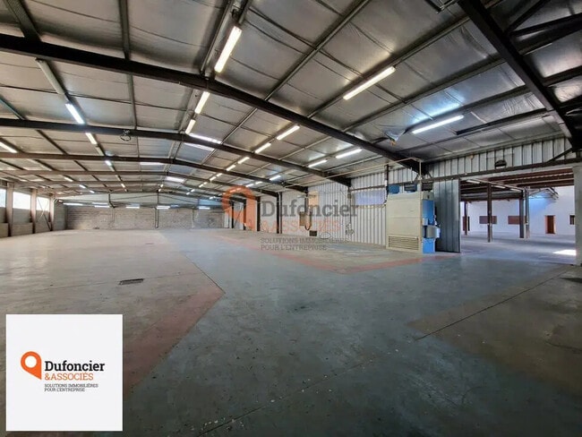 Plus de détails pour 15 Allée De La Dive, Poitiers - Local d’activités à vendre