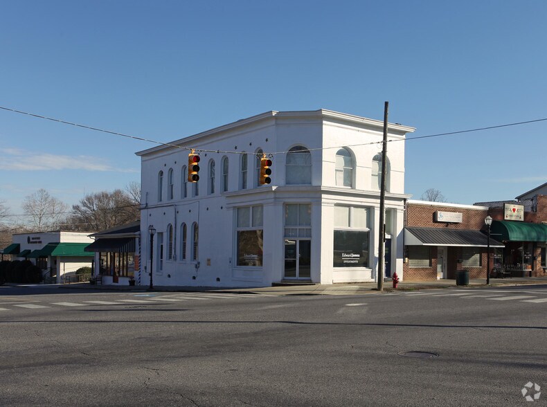 146-148 W Trade St, Dallas, NC à louer - Photo de l’immeuble – Image 2 sur 5