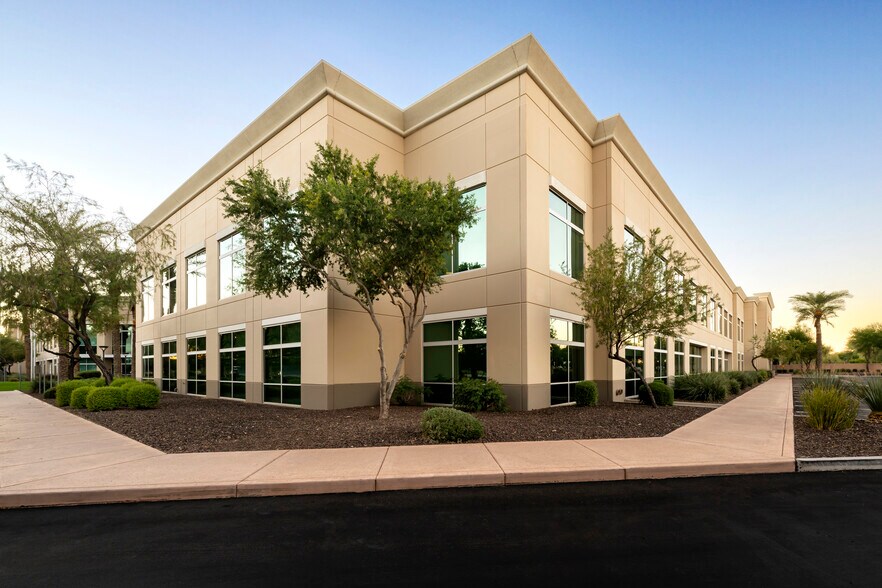 2600 W Geronimo Pl, Chandler, AZ à louer - Photo de l’immeuble – Image 1 sur 9