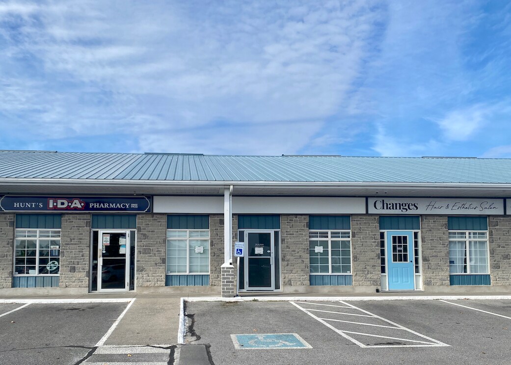 6 Speers Blvd, Loyalist, ON à louer Photo de l’immeuble– Image 1 sur 10
