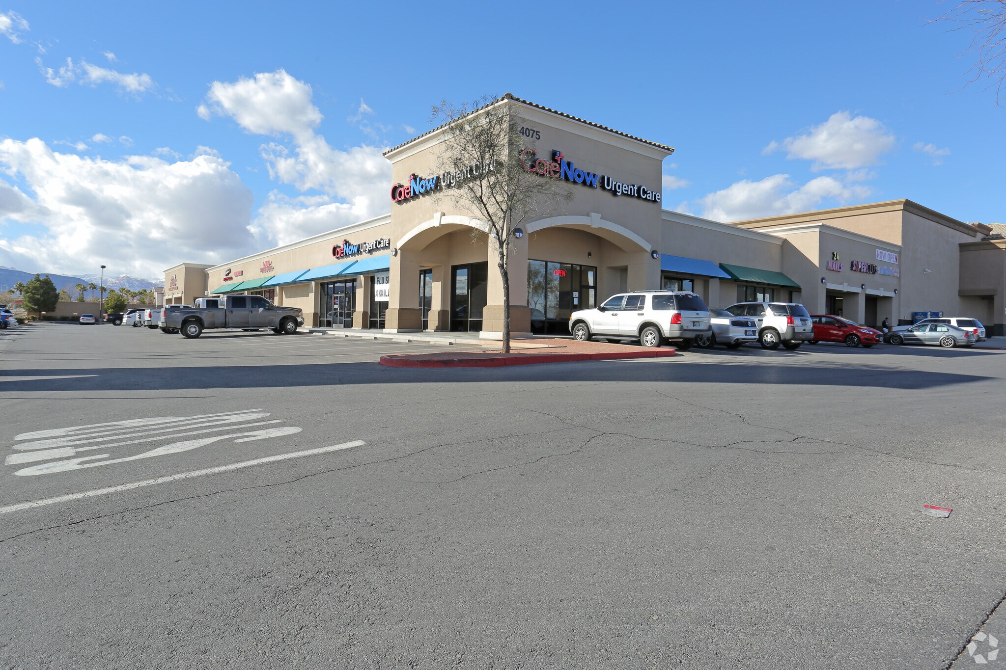 4075 S Durango Dr, Las Vegas, NV à louer Photo principale– Image 1 sur 7
