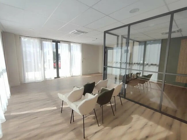 Plus de détails pour Bureau à vendre