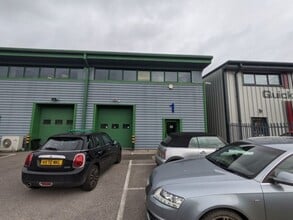 Combe Ln, Wormley à louer Photo de l’immeuble– Image 1 sur 3