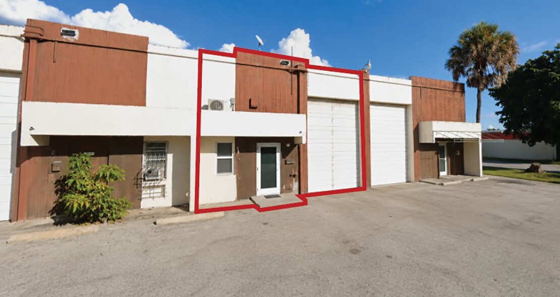 8012-8076 W 21st Ave, Hialeah, FL à vendre Photo de l’immeuble– Image 1 sur 3