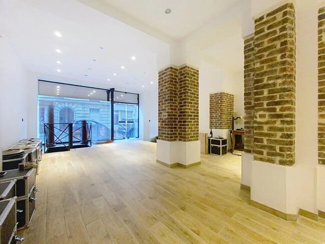 Plus de détails pour Local commercial à vendre