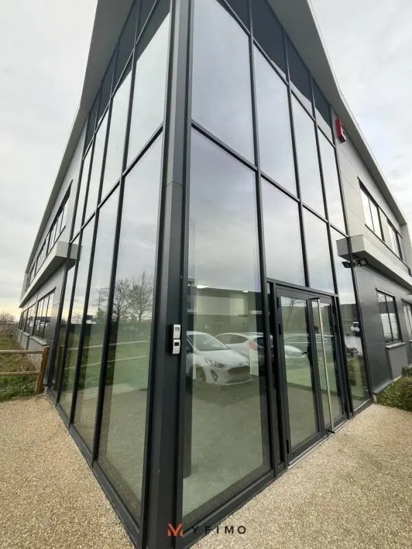 Bureau dans Chanteloup-les-Vignes à louer Photo de l’immeuble– Image 1 sur 6