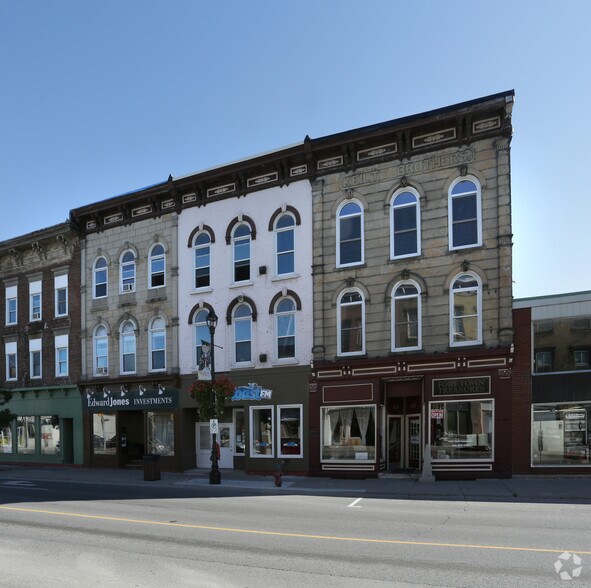 119 King St W, Prescott, ON à louer - Photo de l’immeuble – Image 1 sur 4