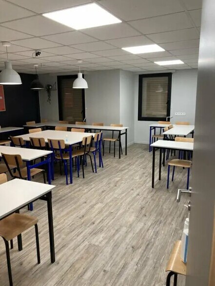 Bureau dans Bordeaux à louer - Photo de l’immeuble – Image 3 sur 4