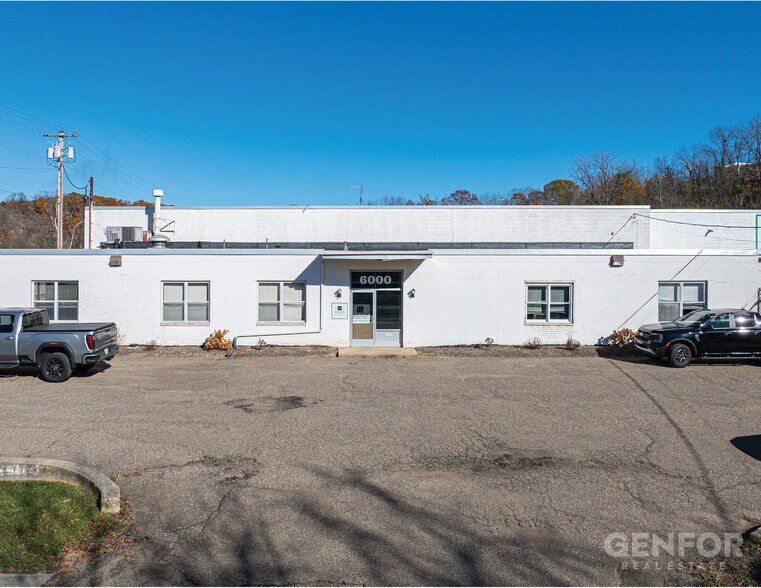 6000 Scott Rd, Coraopolis, PA à vendre - Photo de l’immeuble – Image 2 sur 11
