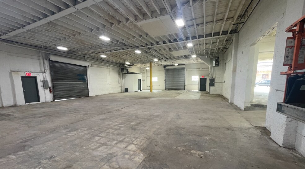 9-17 43rd Ave, Long Island City, NY à louer - Photo intérieure – Image 3 sur 5