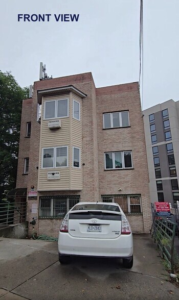 72-34 45th Ave, Woodside, NY à vendre - Photo de l’immeuble – Image 3 sur 44