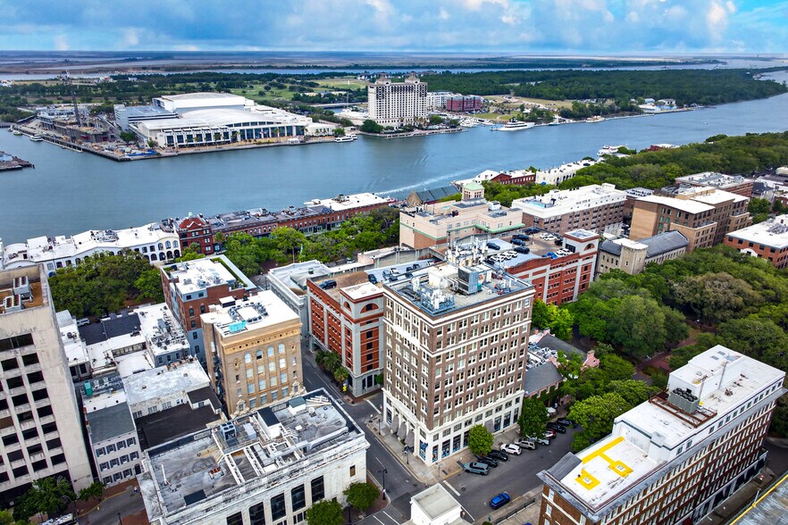 24 Drayton St, Savannah, GA à louer - Photo de l’immeuble – Image 3 sur 9
