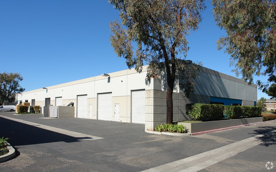 411 N Lombard St, Oxnard, CA à louer - Photo de l’immeuble – Image 2 sur 4