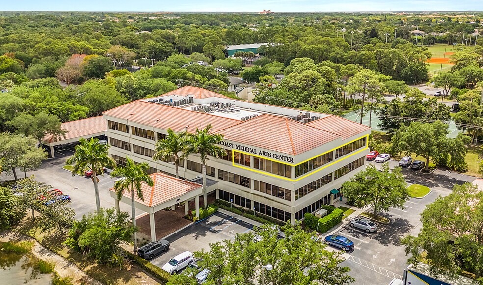 1890 SW Health Pky, Naples, FL à vendre - Photo principale – Image 1 sur 10