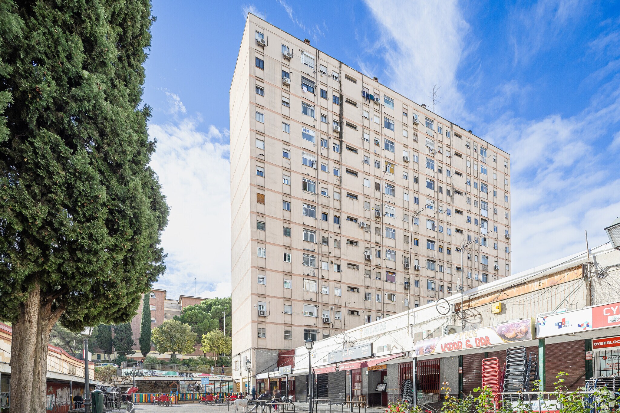 Immeuble residentiel dans Madrid, Madrid à vendre Photo principale– Image 1 sur 1