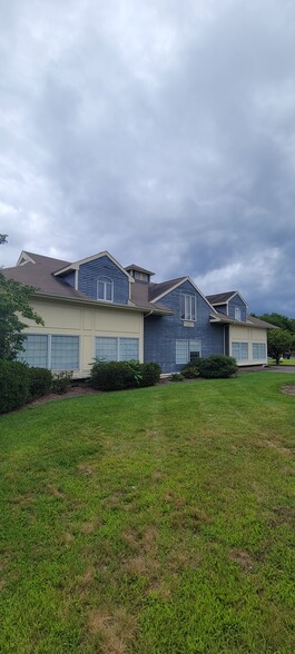 188 Main St, Monroe, CT à louer - Photo principale – Image 1 sur 4