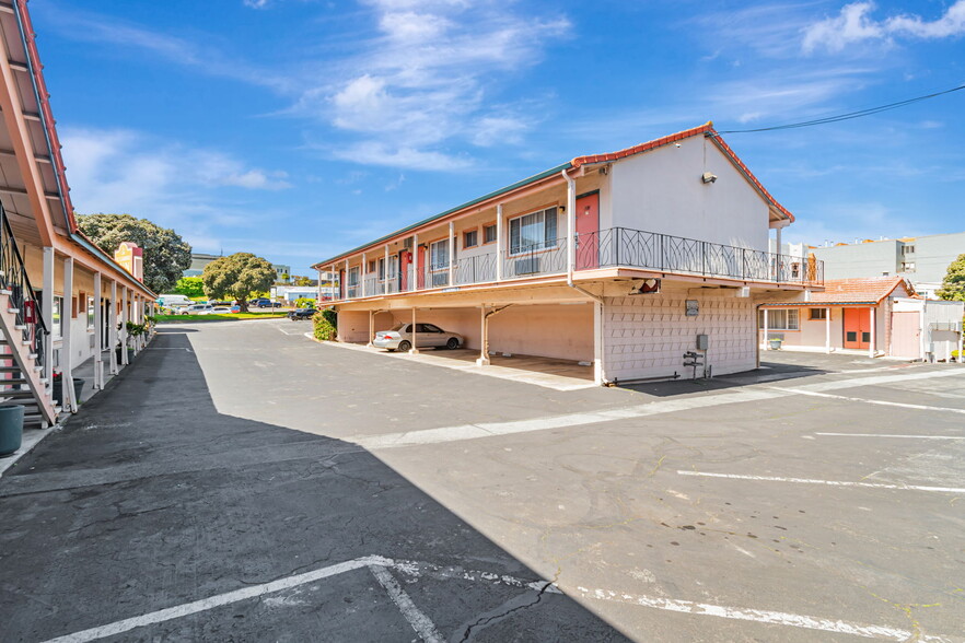 7525 Mission St, Daly City, CA à vendre - Photo de l’immeuble – Image 3 sur 66