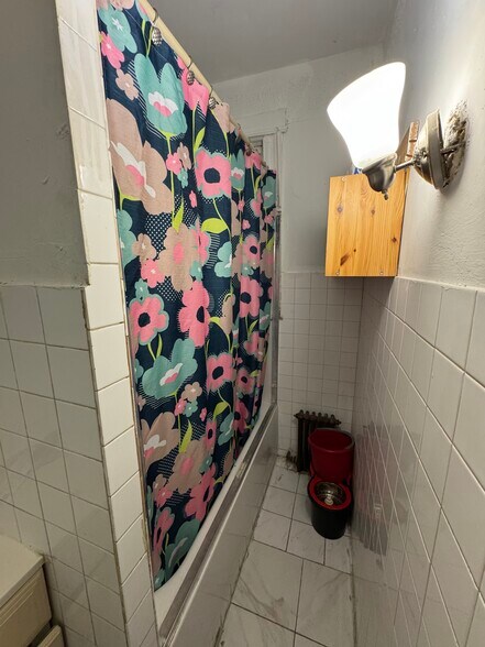 9518 Jamaica Ave, Woodhaven, NY à vendre - Photo de l’immeuble – Image 3 sur 6