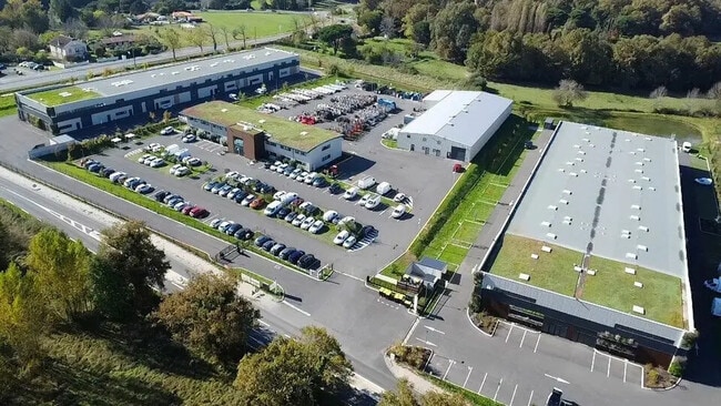 Plus de détails pour Local d’activités à vendre