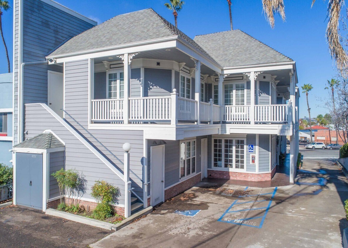 8419 La Mesa Blvd, La Mesa, CA à louer Photo de l’immeuble– Image 1 sur 26