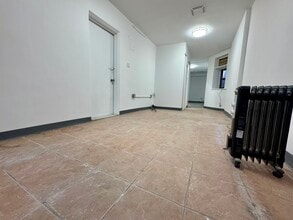 26 Henry St, New York, NY à louer Photo intérieure– Image 1 sur 8