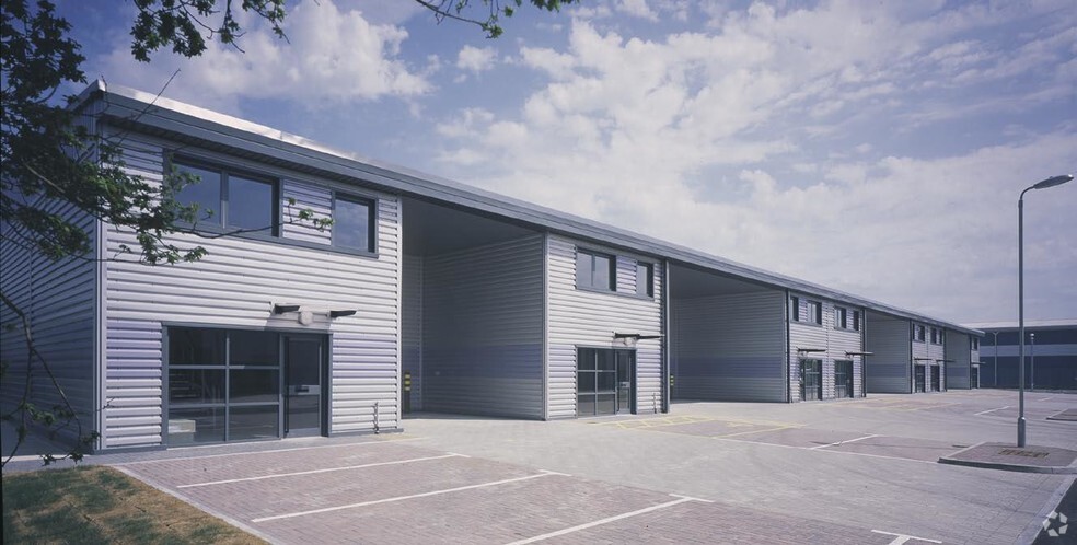 Charbridge Way, Bicester à louer - Photo principale – Image 1 sur 23