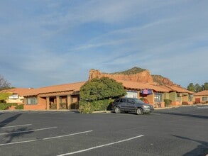 6486 Highway 179, Sedona, AZ à louer Photo de l’immeuble– Image 1 sur 2