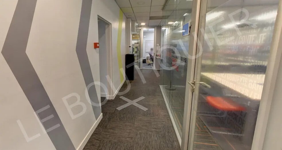 Local commercial dans Paris à vendre - Photo de l’immeuble – Image 3 sur 7