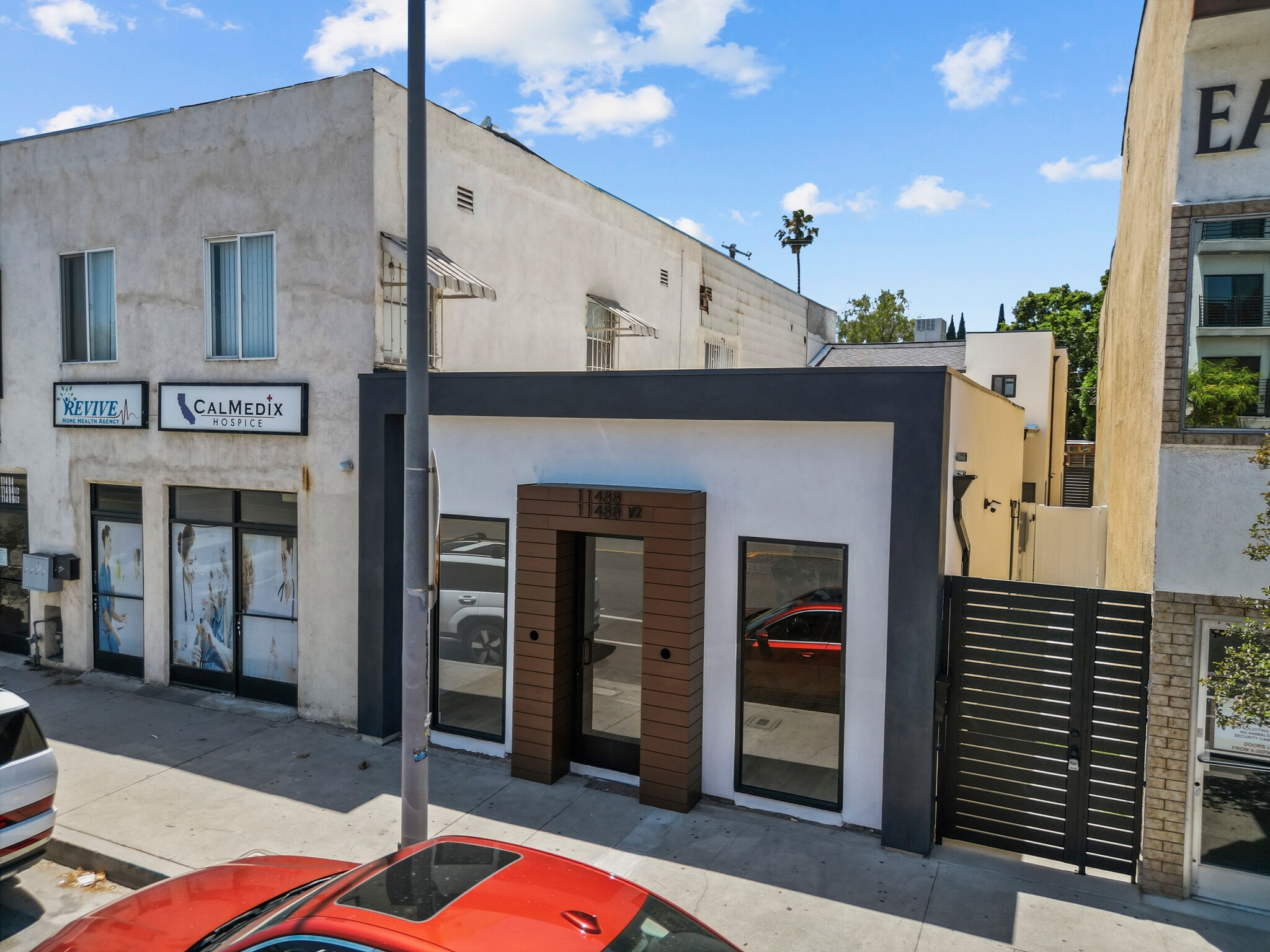 11488 Burbank Blvd, North Hollywood, CA à vendre Photo de l’immeuble– Image 1 sur 11