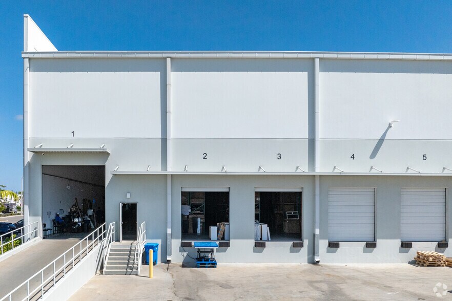 10411 Meridian Center Pky, Fort Myers, FL à louer - Photo de l’immeuble – Image 3 sur 7