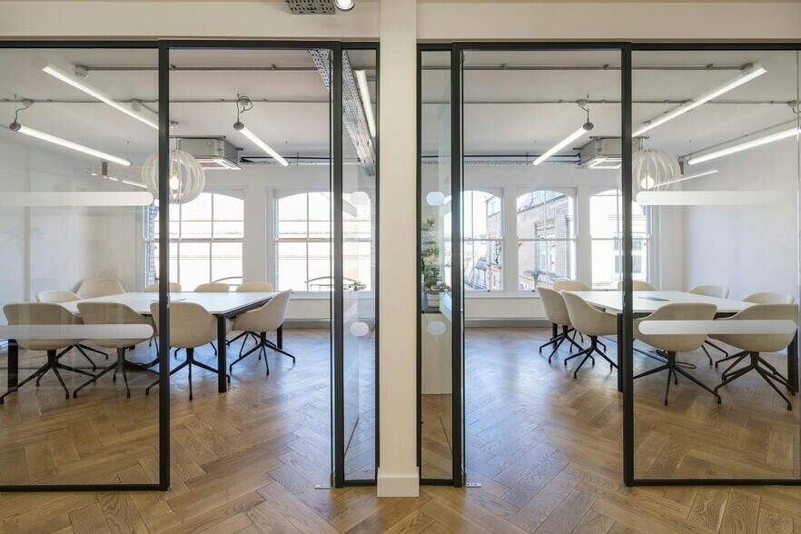 13 Northburgh Street, Londres à louer - Photo de l’immeuble – Image 3 sur 28