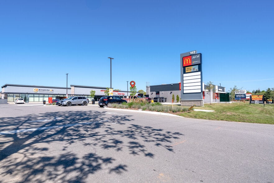 197 Pinehurst Rd, Paris, ON à louer - Photo de l’immeuble – Image 2 sur 17