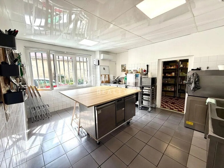 Local commercial dans Villeurbanne à louer - Photo intérieure – Image 1 sur 4