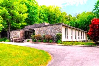 Plus de détails pour 10 Boice Rd, Hyde Park, NY - Bureau à vendre