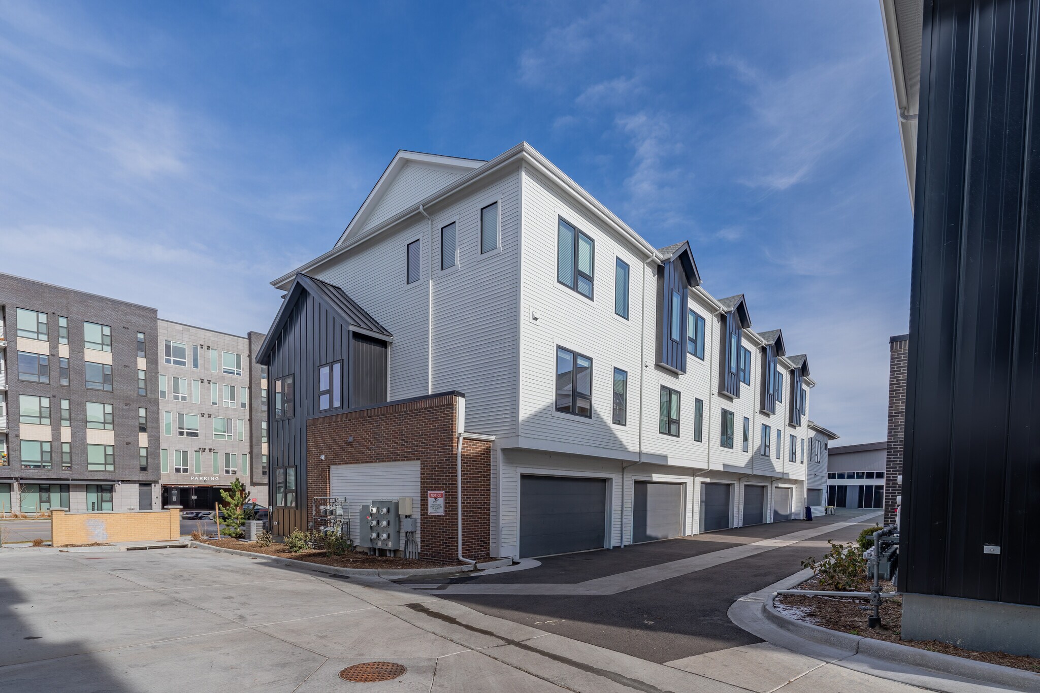 8220 & 8240 E 36th Ave, Denver, CO à vendre Photo principale– Image 1 sur 47