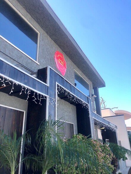 15372-15374 Dickens St, Sherman Oaks, CA à vendre - Photo de l’immeuble – Image 3 sur 11